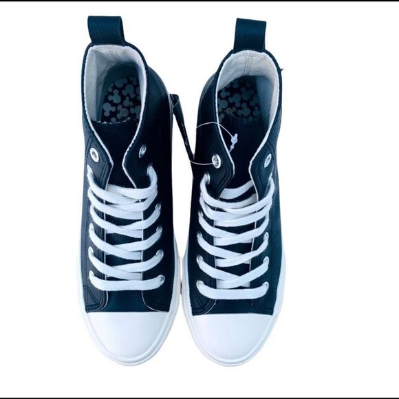 Mickey Mouse Sneaker  - Picture 3 of 5